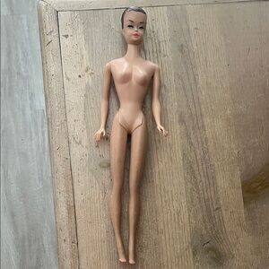 Vintage “Midge” Barbie Doll Painted Hair 11.5” Brunette Mattel Straight Leg